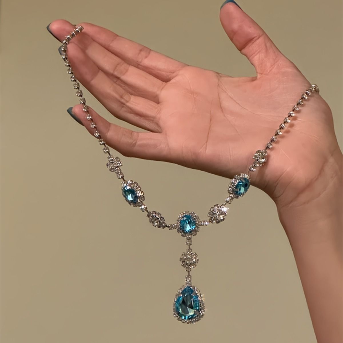 Niche Design High-grade Temperament Exaggerated Sparking Zirconium Necklace For Women